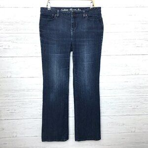 L.L. Bean Women's Straight Leg Jeans Dark Wash Favorite Fit size 12 length 32"